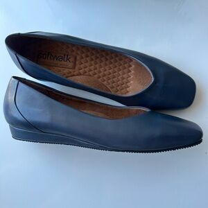 SoftWalk Women's Dark Blue Flats size 9